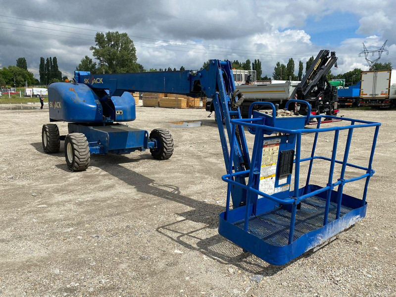 Skyjack SJ40T 4x4 Diesel - Lifting basket  - 14m - Emelő: 5 kép. Skyjack SJ40T 4x4 Diesel - Lifting basket  - 14m - Emelő: 5 kép.