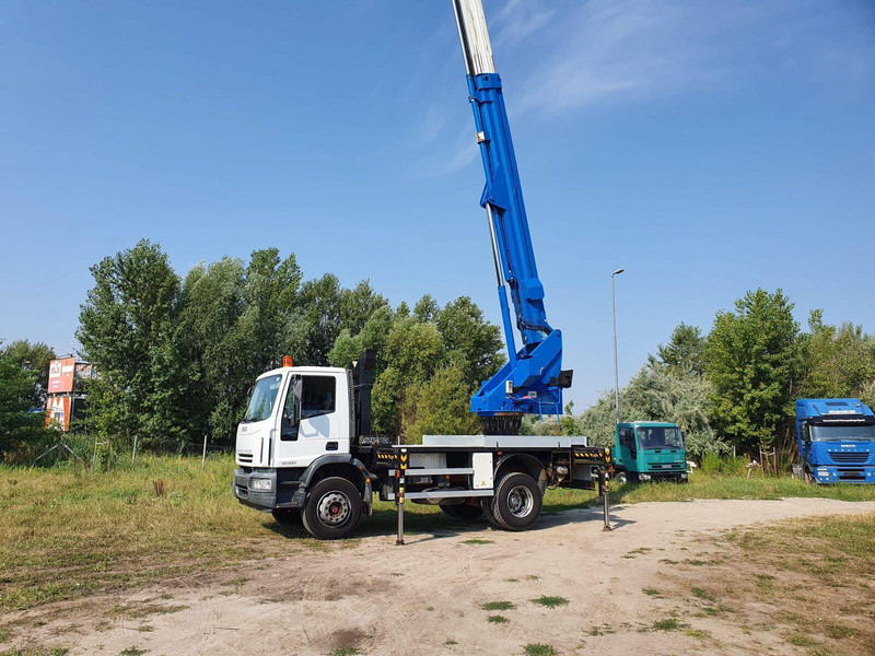 Iveco Eurocargo ML 180 E 24 - Bizocchi KJF 320 lifting basket 32 m - Teherautó, Darus autó: 2 kép. Iveco Eurocargo ML 180 E 24 - Bizocchi KJF 320 lifting basket 32 m - Teherautó, Darus autó: 2 kép.