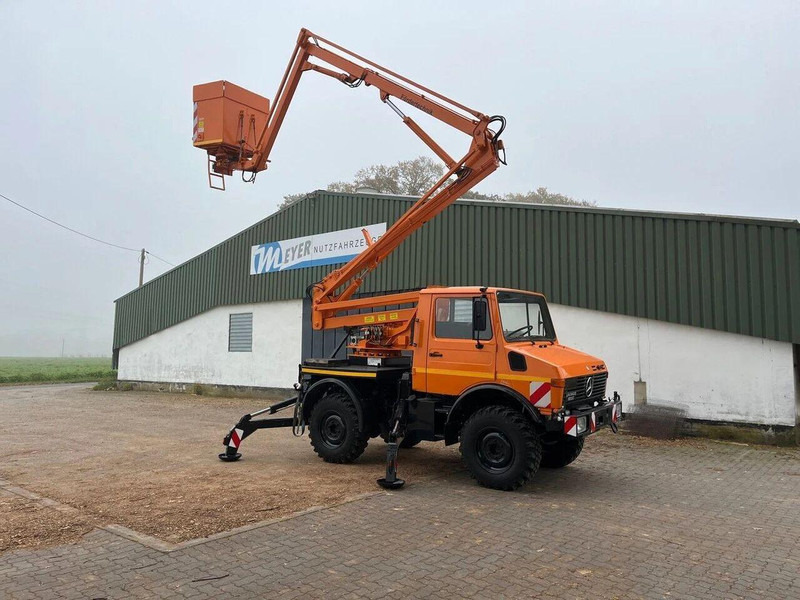 Mercedes-Benz Unimog 1200 4x4 - Lifting basket - Teherautó, Darus autó: 4 kép. Mercedes-Benz Unimog 1200 4x4 - Lifting basket - Teherautó, Darus autó: 4 kép.