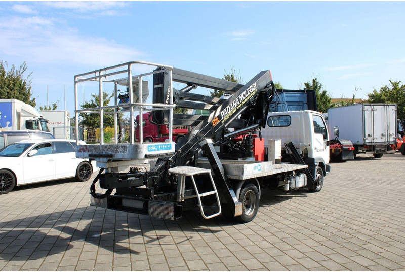 Nissan Cabstar E 120 Sequani Z20 - 20 meter - Teherautó, Darus autó: 3 kép. Nissan Cabstar E 120 Sequani Z20 - 20 meter - Teherautó, Darus autó: 3 kép.