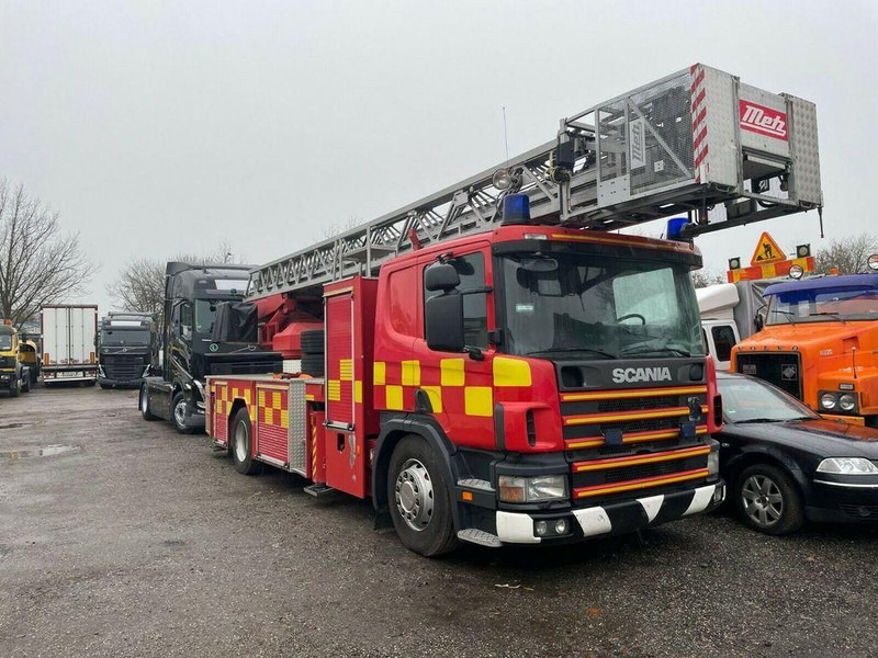 Scania P94-300 Emelőkosaras 33m - Teherautó, Darus autó: 1 kép. Scania P94-300 Emelőkosaras 33m - Teherautó, Darus autó: 1 kép.