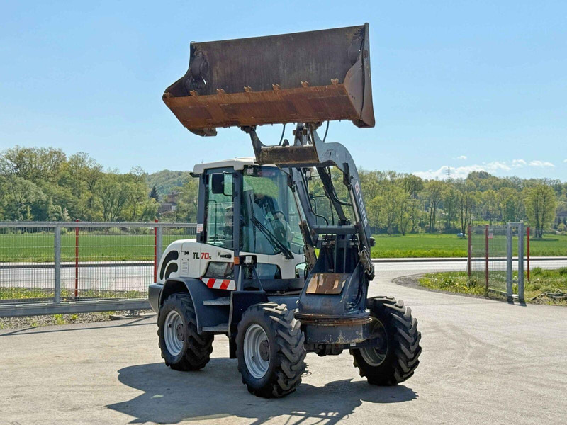 Terex TL 70 s * RADLADER * 4x4 * TOPZUSTAND - Gumikerekes homlokrakodó: 4 kép. Terex TL 70 s * RADLADER * 4x4 * TOPZUSTAND - Gumikerekes homlokrakodó: 4 kép.