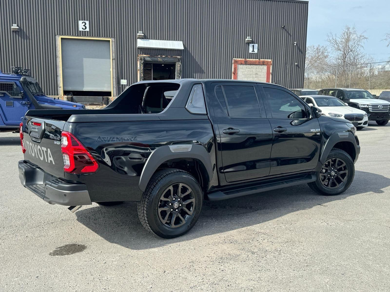 Toyota Hilux Armored SUV - Terepjáró/ SUV: 2 kép. Toyota Hilux Armored SUV - Terepjáró/ SUV: 2 kép.