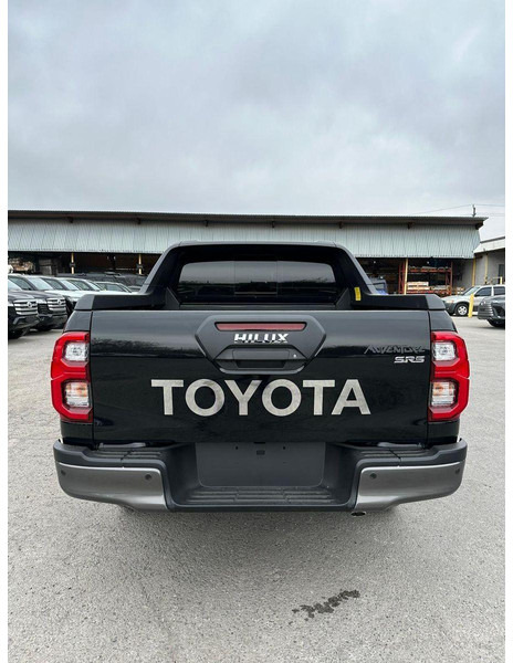 Toyota Hilux Armored SUV - Terepjáró/ SUV: 4 kép. Toyota Hilux Armored SUV - Terepjáró/ SUV: 4 kép.