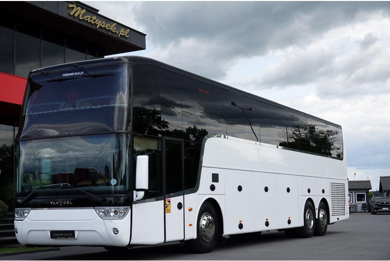 Van Hool TDX 20 ALTANO - Távolsági busz: 2 kép. Van Hool TDX 20 ALTANO - Távolsági busz: 2 kép.