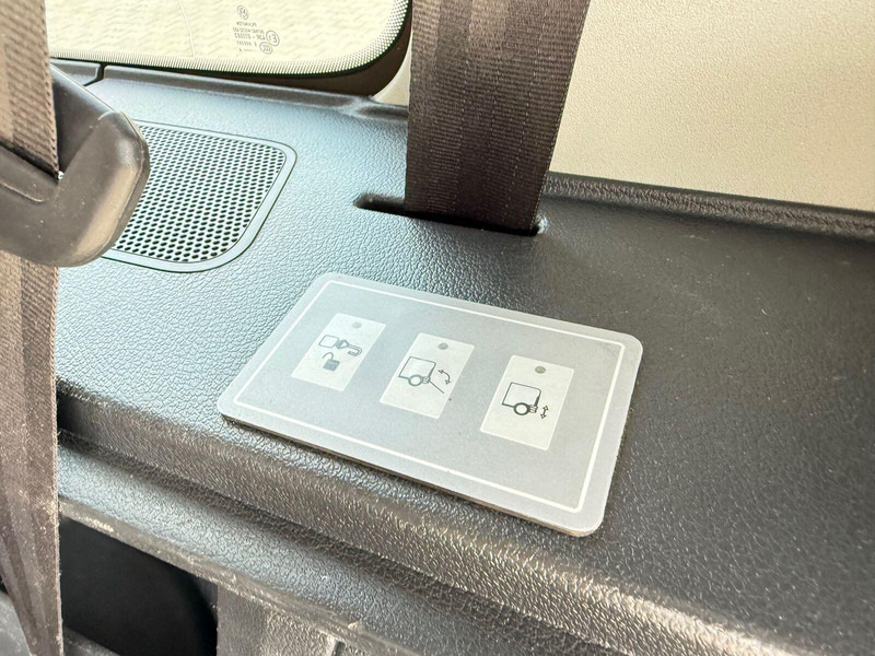 Volkswagen Caddy 2.0 TDI (7-Si.) DSG Maxi Family - Autó: 4 kép. Volkswagen Caddy 2.0 TDI (7-Si.) DSG Maxi Family - Autó: 4 kép.