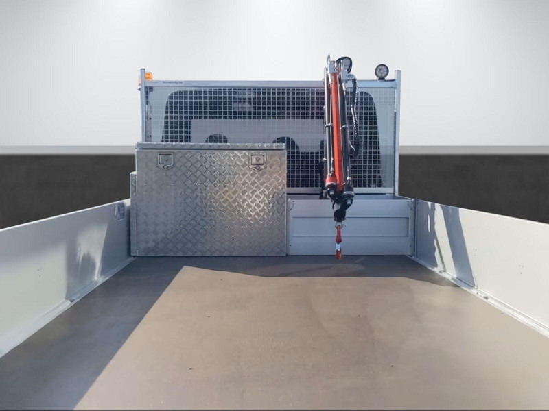 Volkswagen Crafter 50 - Flatbed truck + crane - Platós teherautó, Darus autó: 5 kép. Volkswagen Crafter 50 - Flatbed truck + crane - Platós teherautó, Darus autó: 5 kép.