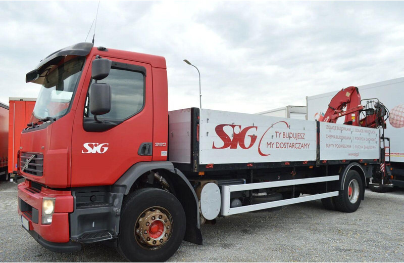 Volvo FE 18.320 FLATBED CRANE - Platós teherautó, Darus autó: 2 kép. Volvo FE 18.320 FLATBED CRANE - Platós teherautó, Darus autó: 2 kép.