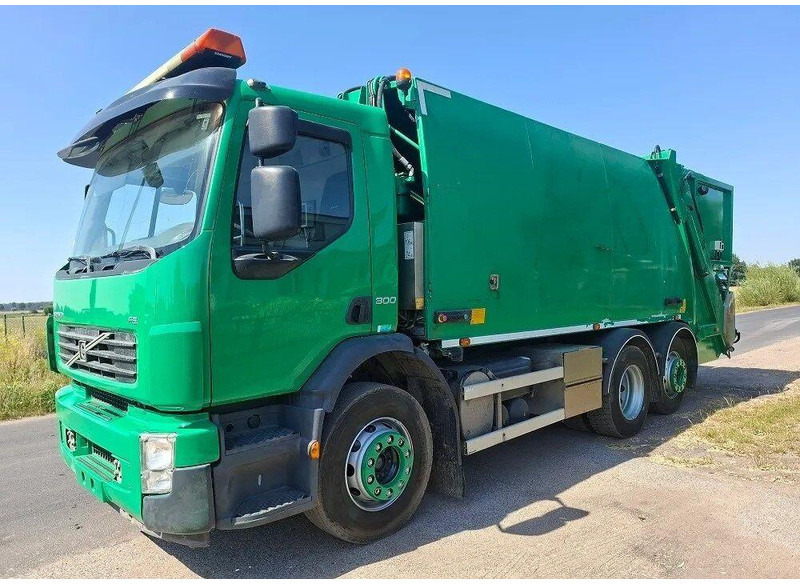 Volvo FE 300 - Dual garbage truck - Szemetesautó: 1 kép. Volvo FE 300 - Dual garbage truck - Szemetesautó: 1 kép.