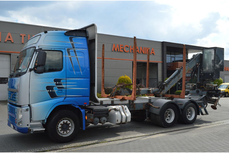 Volvo FH 13 520 FOR TRANSPORTING WOOD - Rönkszállító teherautó, Darus autó: 2 kép. Volvo FH 13 520 FOR TRANSPORTING WOOD - Rönkszállító teherautó, Darus autó: 2 kép.