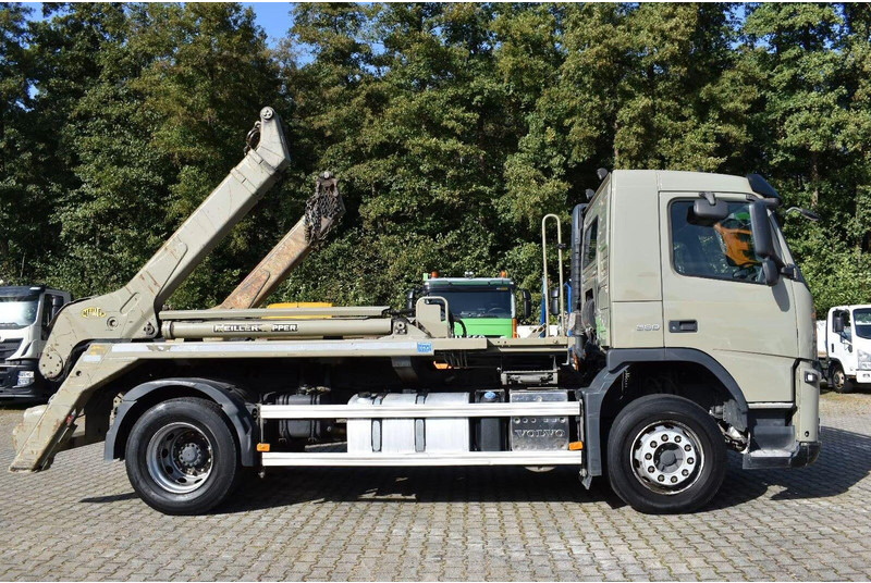 Volvo FM 330 BL - Meiller AK 12 LTD Absetzkipper - Konténerszállító: 4 kép. Volvo FM 330 BL - Meiller AK 12 LTD Absetzkipper - Konténerszállító: 4 kép.