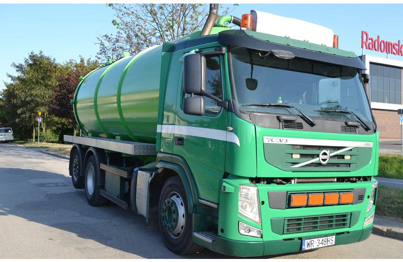 Volvo FM 370 - Vacuum truck - Szippantós autó: 2 kép. Volvo FM 370 - Vacuum truck - Szippantós autó: 2 kép.