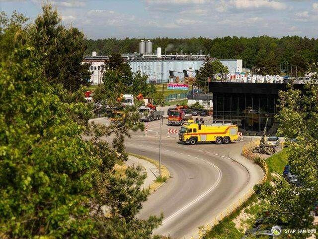 Volvo FM 460 6x6 Rosenbauer Fire Truck LSP Water Tank - Tűzoltóautó: 4 kép. Volvo FM 460 6x6 Rosenbauer Fire Truck LSP Water Tank - Tűzoltóautó: 4 kép.