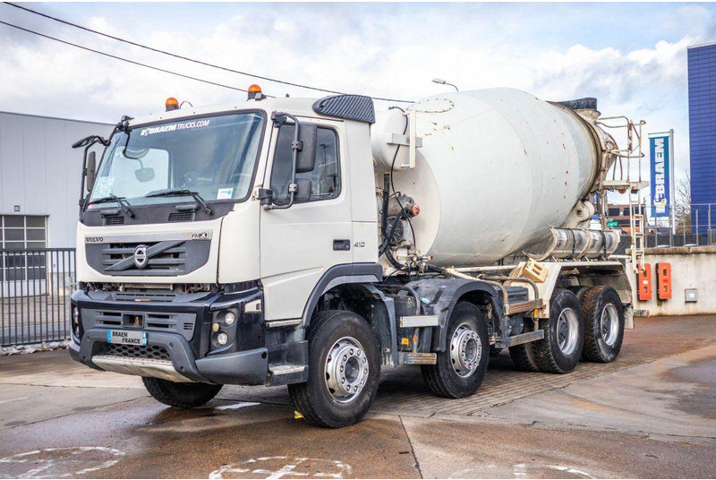 Volvo FMX 410 +LIEBHERR9M³ - Betonmixer: 1 kép. Volvo FMX 410 +LIEBHERR9M³ - Betonmixer: 1 kép.