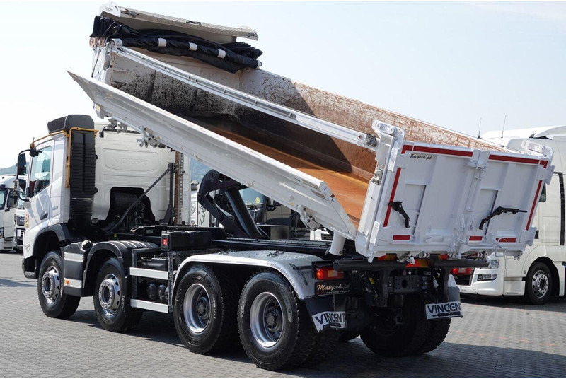 Volvo FMX 460 - Billenőplatós teherautó: 3 kép. Volvo FMX 460 - Billenőplatós teherautó: 3 kép.