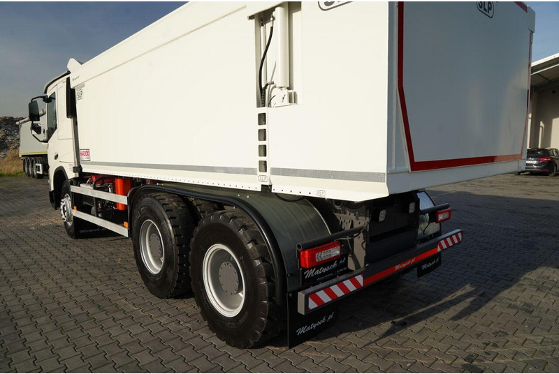 Billenőplatós teherautó Volvo FMX 550 / 6x4 / WYWROTKA / WOZIDŁO / HARDOX / HYDRAULICZNA KLAPA: 17 kép.