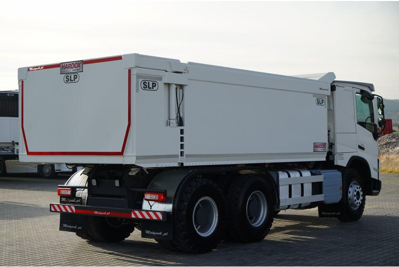 Billenőplatós teherautó Volvo FMX 550 / 6x4 / WYWROTKA / WOZIDŁO / HARDOX / HYDRAULICZNA KLAPA: 11 kép.