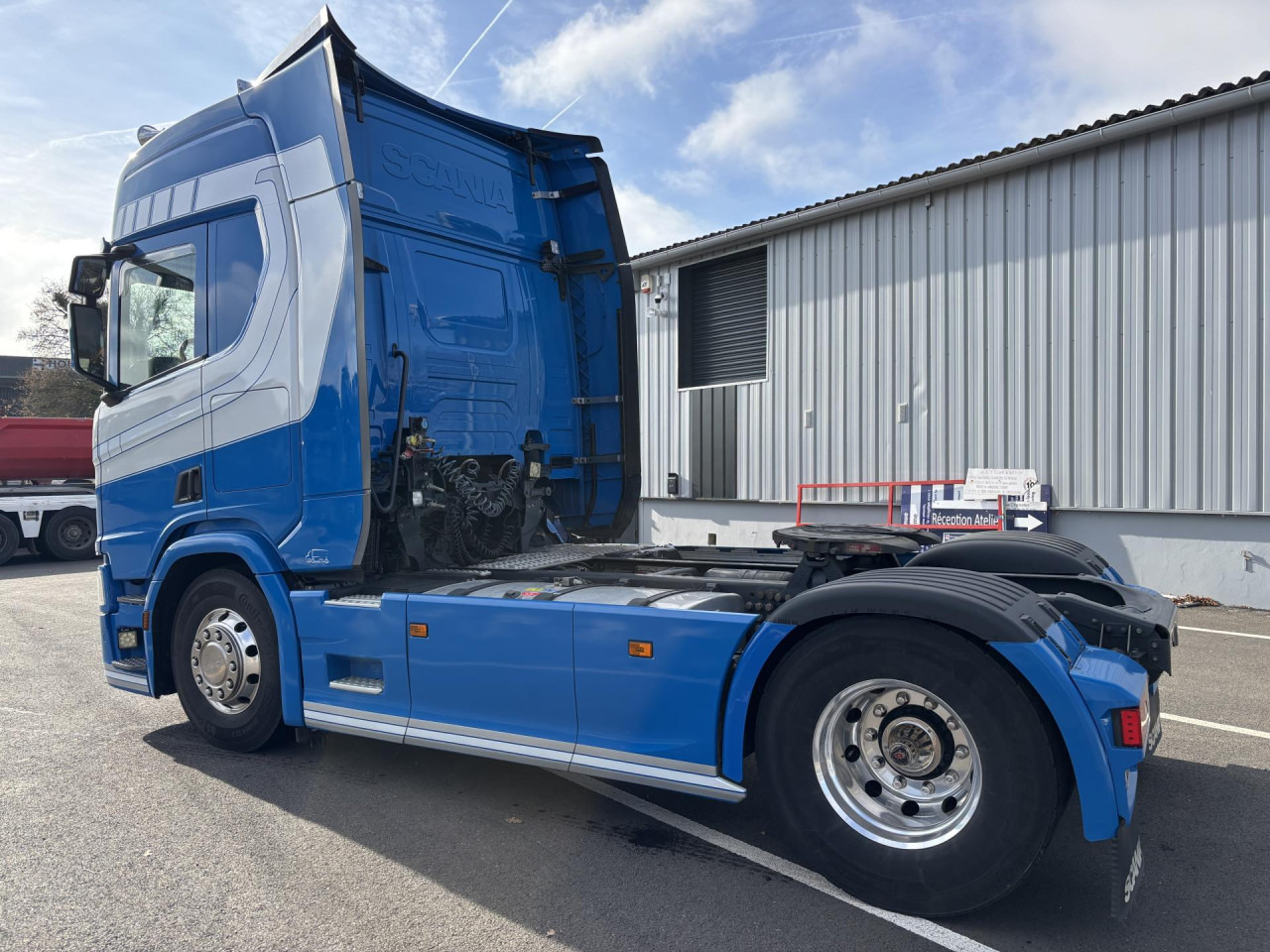 SCANIA R 500 A4x2NB - Nyergesvontató: 4 kép. SCANIA R 500 A4x2NB - Nyergesvontató: 4 kép.