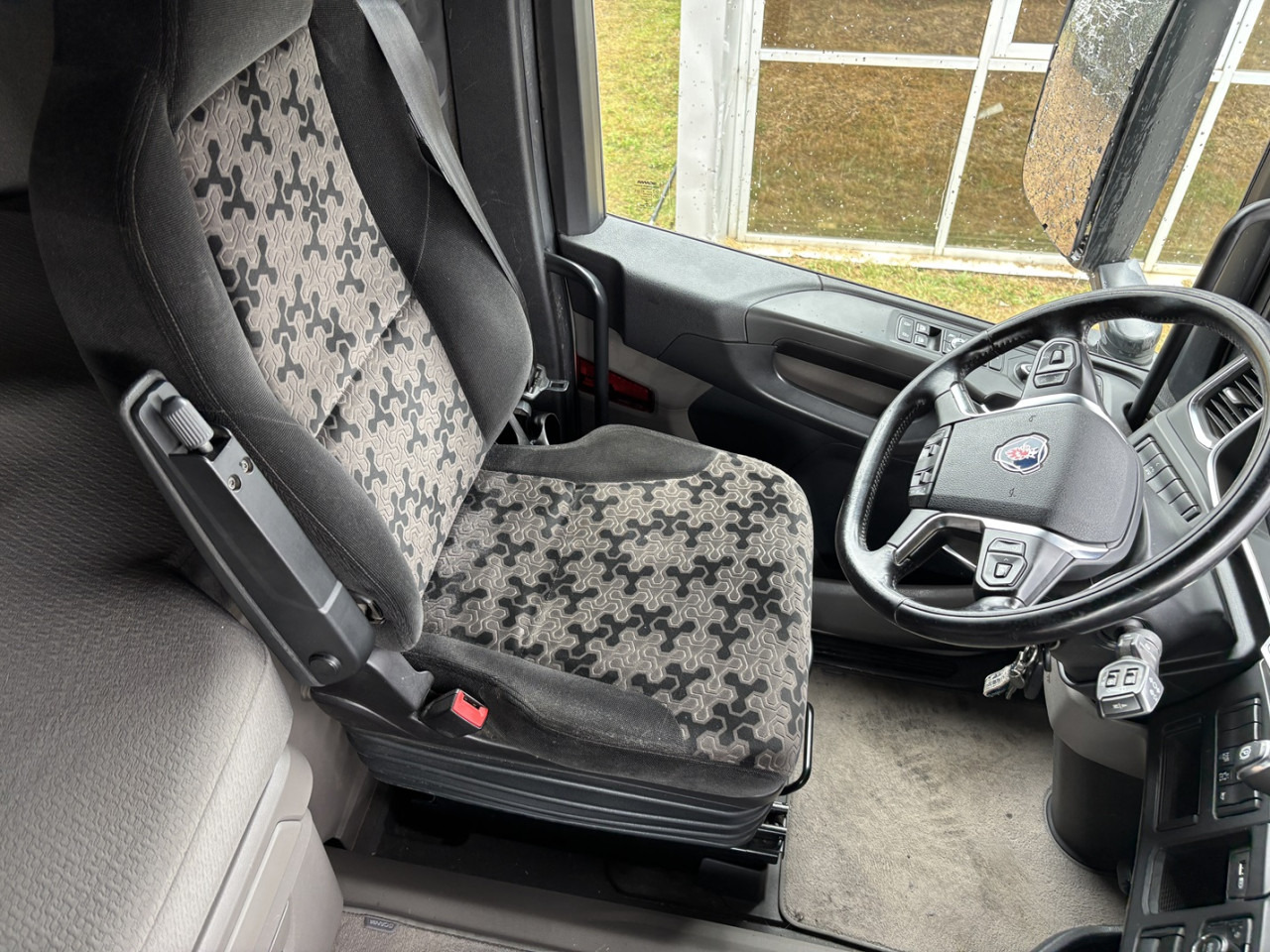 SCANIA R 500 A6x4NB - Nyergesvontató: 2 kép. SCANIA R 500 A6x4NB - Nyergesvontató: 2 kép.