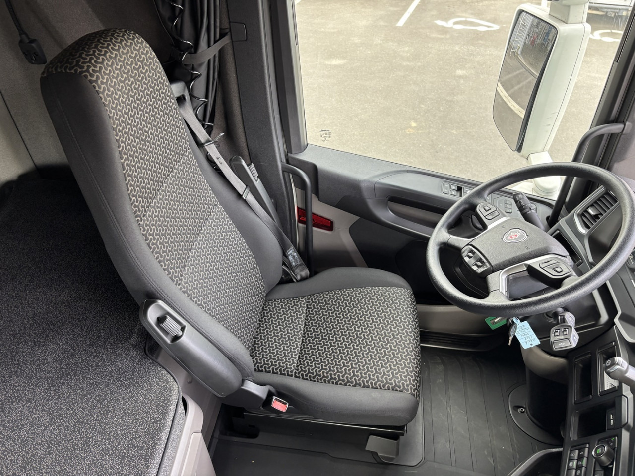 Nyergesvontató SCANIA S 500 A4x2NA: 8 kép.