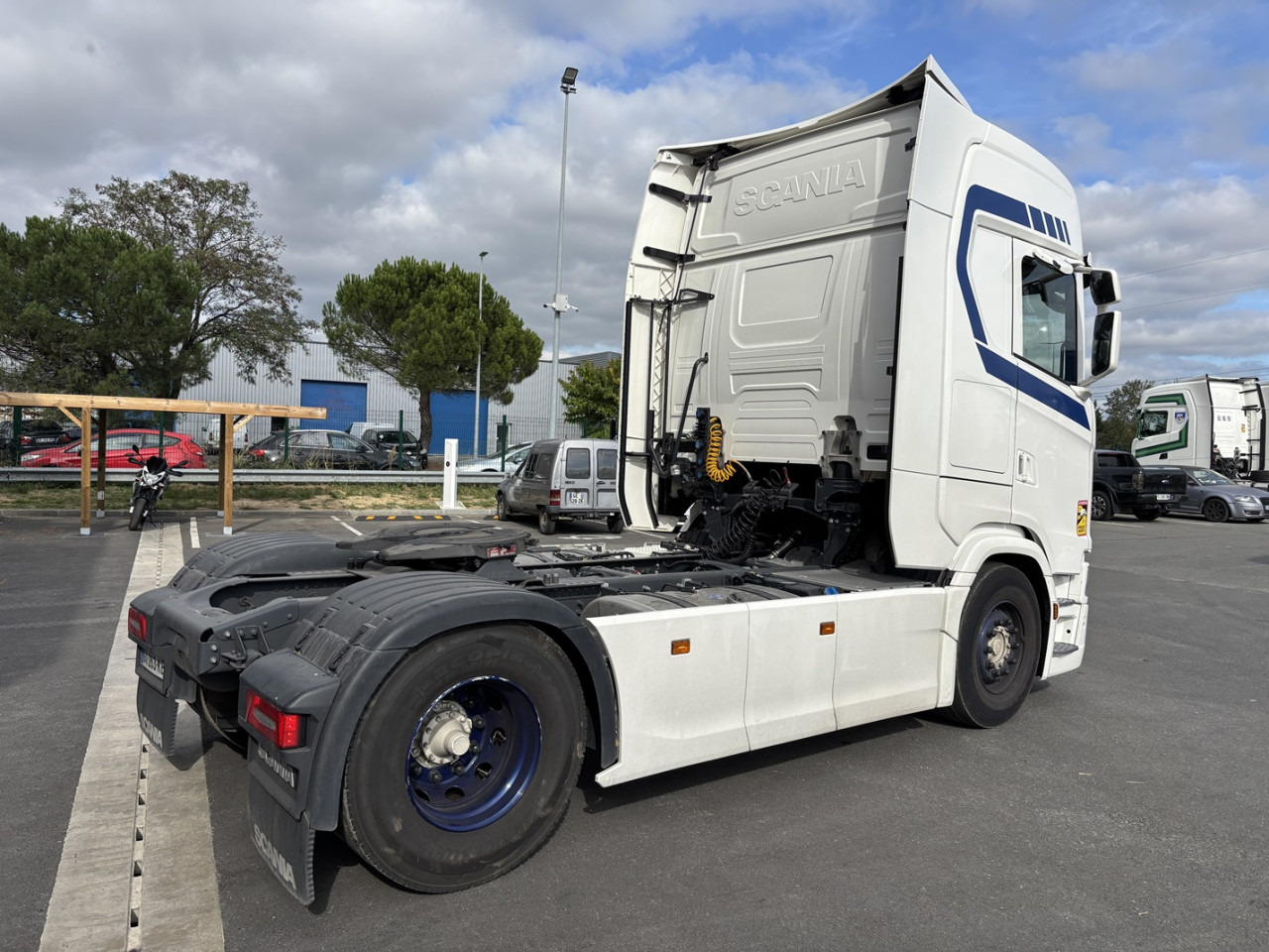 SCANIA S 500 A4x2NA - Nyergesvontató: 3 kép. SCANIA S 500 A4x2NA - Nyergesvontató: 3 kép.