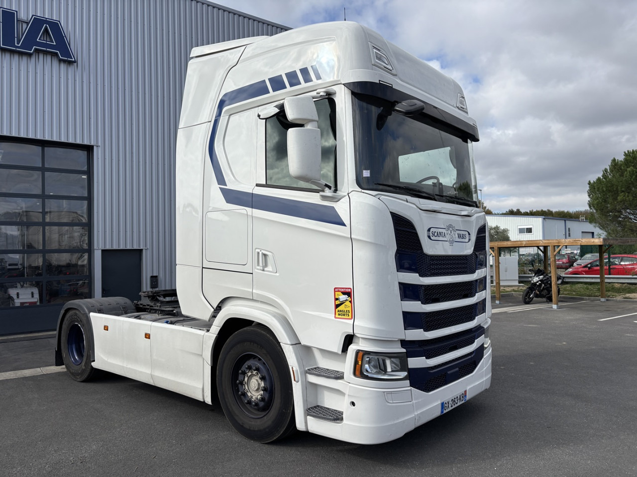 SCANIA S 500 A4x2NA - Nyergesvontató: 2 kép. SCANIA S 500 A4x2NA - Nyergesvontató: 2 kép.