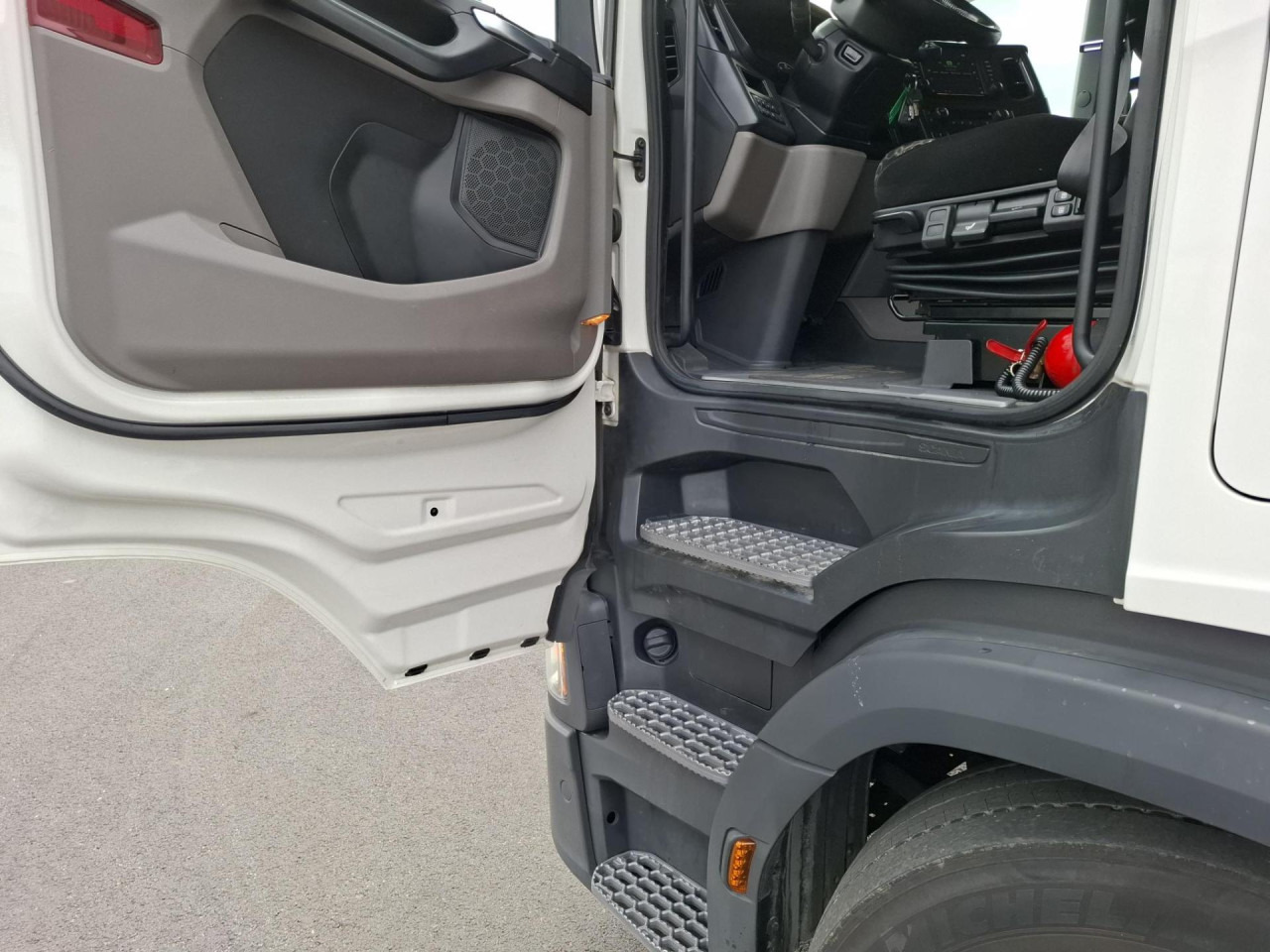 SCANIA SCANIA R500 CR20H - Nyergesvontató: 2 kép. SCANIA SCANIA R500 CR20H - Nyergesvontató: 2 kép.