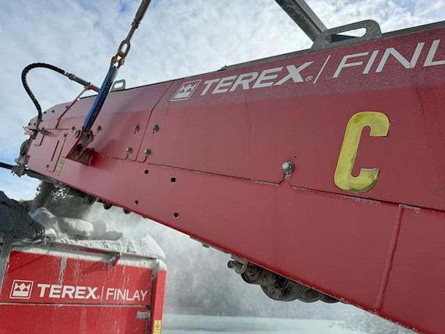 Terex Finlay C-1540 - Törőgép: 2 kép. Terex Finlay C-1540 - Törőgép: 2 kép.