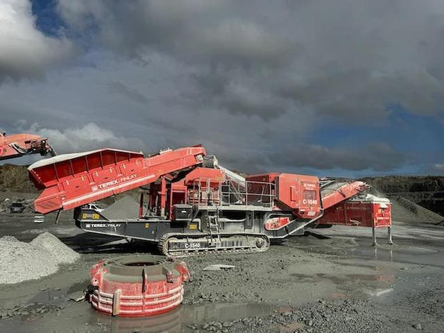 Terex Finlay C-1540 - Törőgép: 4 kép. Terex Finlay C-1540 - Törőgép: 4 kép.