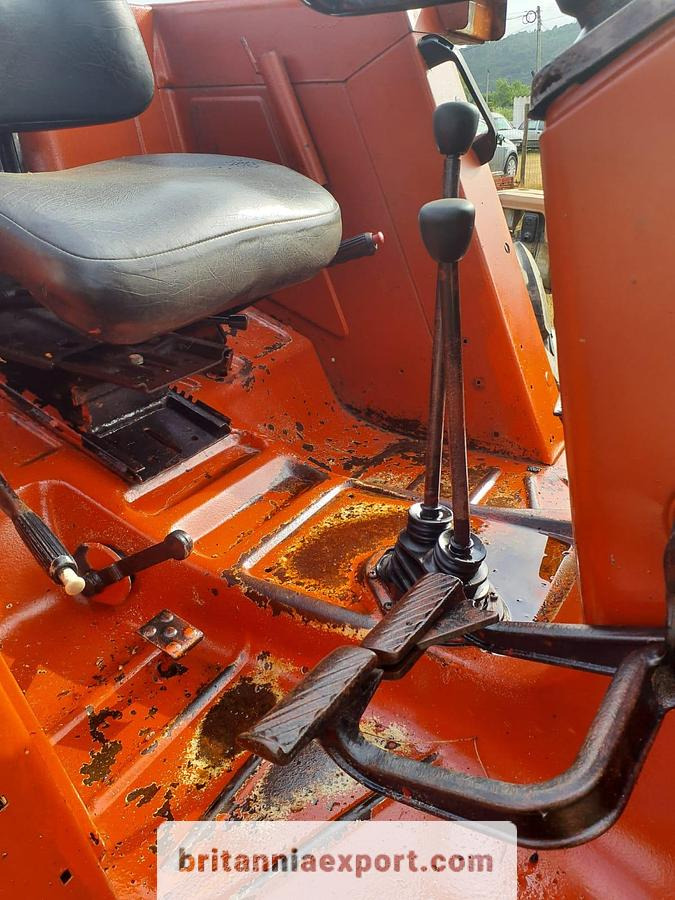 FIAT 780 | 4 cylinder | Oil brakes | Power steering - Traktor: 5 kép. FIAT 780 | 4 cylinder | Oil brakes | Power steering - Traktor: 5 kép.