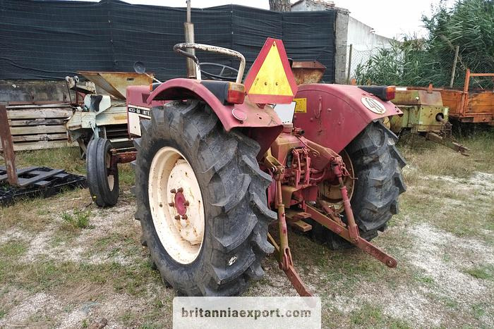 INTERNATIONAL 433 SA 4X2 | 2.5 diesel | brand new tyres | - Traktor: 5 kép. INTERNATIONAL 433 SA 4X2 | 2.5 diesel | brand new tyres | - Traktor: 5 kép.