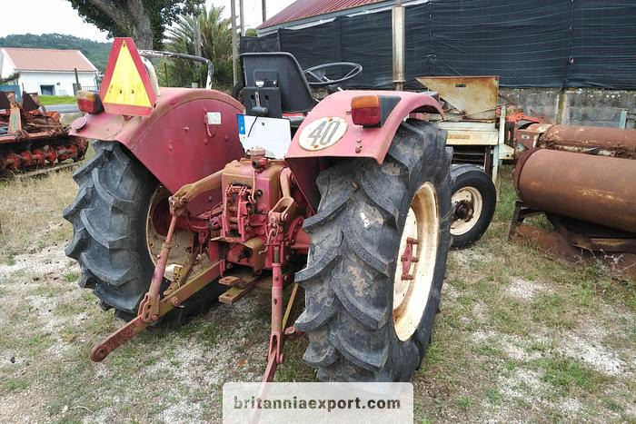 INTERNATIONAL 433 SA 4X2 | 2.5 diesel | brand new tyres | - Traktor: 4 kép. INTERNATIONAL 433 SA 4X2 | 2.5 diesel | brand new tyres | - Traktor: 4 kép.