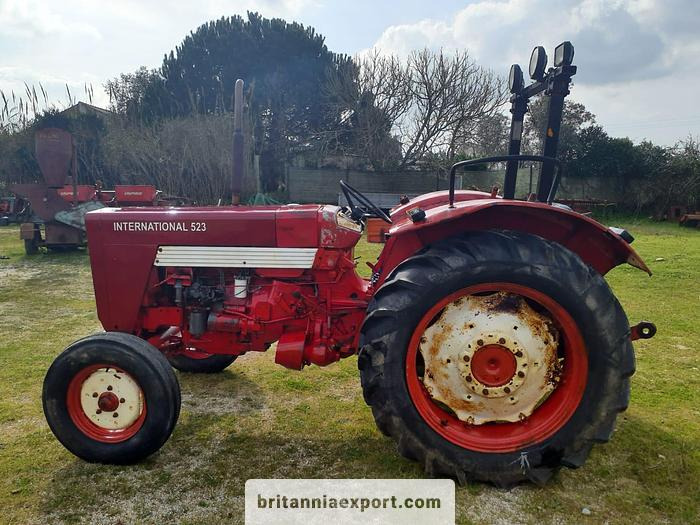 INTERNATIONAL 523 Farm Tractor | 2.9 diesel | 3 cylinder | - Traktor: 3 kép. INTERNATIONAL 523 Farm Tractor | 2.9 diesel | 3 cylinder | - Traktor: 3 kép.