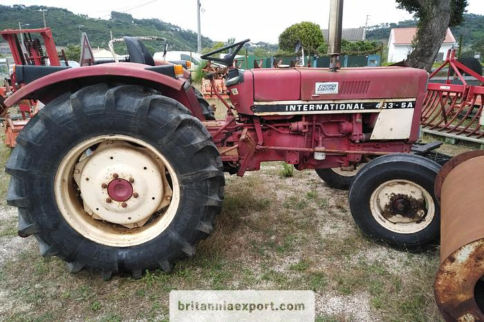 International 433 SA 4X2 | 2.5 diesel | brand new tyres | - Traktor: 3 kép. International 433 SA 4X2 | 2.5 diesel | brand new tyres | - Traktor: 3 kép.