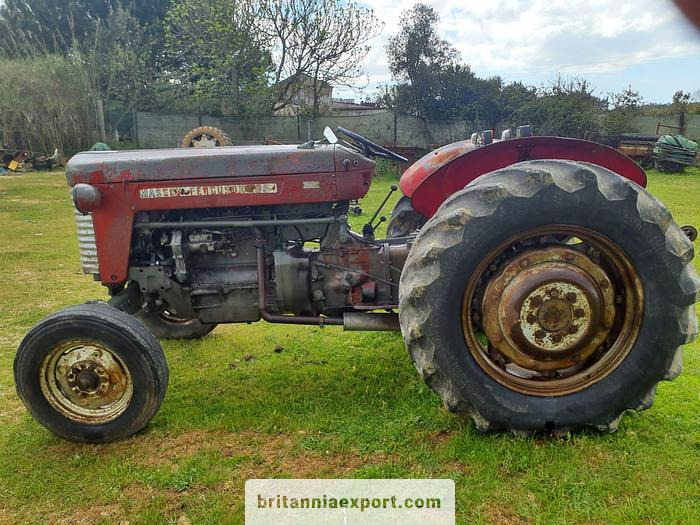MASSEY FERGUSON 65 | 4 cylinder diesel | disc brakes - Traktor: 3 kép. MASSEY FERGUSON 65 | 4 cylinder diesel | disc brakes - Traktor: 3 kép.