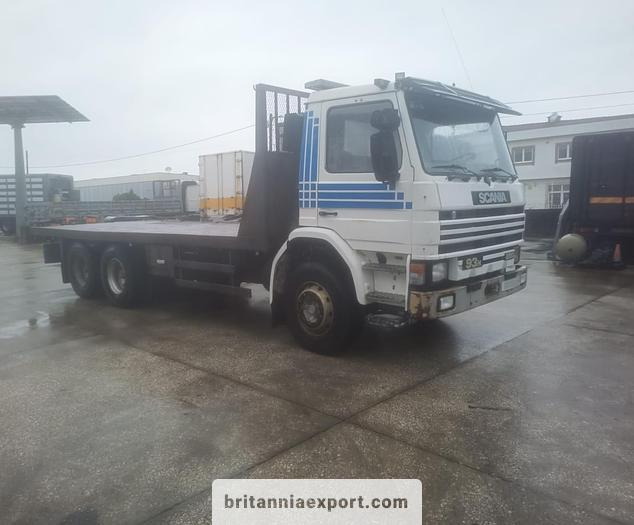 SCANIA P93H 280 6x2 10 Tyres Flatbed Truck – 26 Ton | On springs - Platós teherautó: 1 kép. SCANIA P93H 280 6x2 10 Tyres Flatbed Truck – 26 Ton | On springs - Platós teherautó: 1 kép.