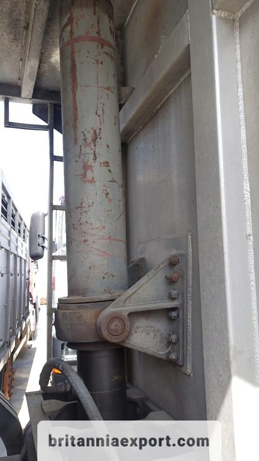 VOLVO FL7 260 Intercooler 6X2 Tipper – 26 Ton | 8 Tyres | Export Ready - Billenőplatós teherautó: 5 kép. VOLVO FL7 260 Intercooler 6X2 Tipper – 26 Ton | 8 Tyres | Export Ready - Billenőplatós teherautó: 5 kép.