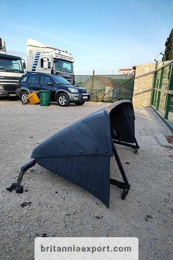 VOLVO Roof Spoiler – For Volvo FL6 Truck | Aerodynamic Fairing | Export Ready - Légterelő: 4 kép. VOLVO Roof Spoiler – For Volvo FL6 Truck | Aerodynamic Fairing | Export Ready - Légterelő: 4 kép.