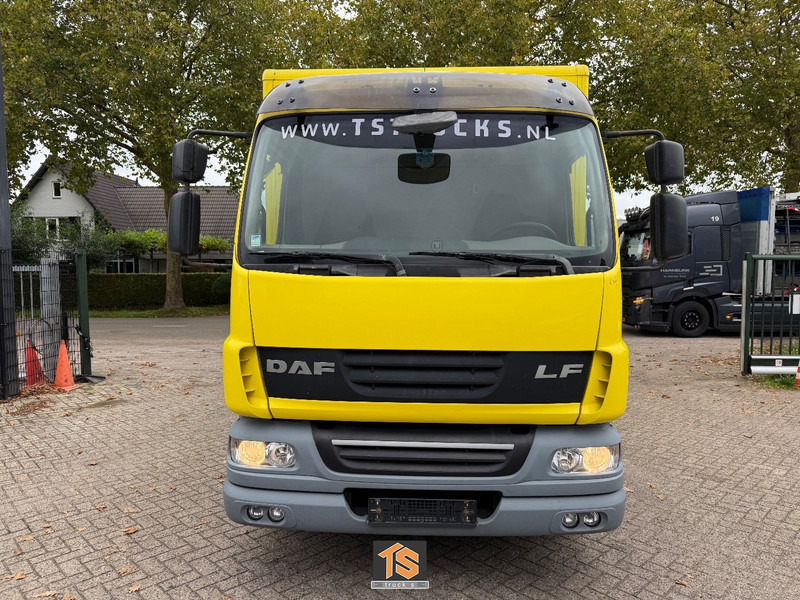 DAF FA LF55 220 - EURO 5 EEV - 12 TON - LADEBORDWAND - APK 08/2026 - BELGIUM TOP TRUCK - Dobozos felépítményű teherautó: 5 kép. DAF FA LF55 220 - EURO 5 EEV - 12 TON - LADEBORDWAND - APK 08/2026 - BELGIUM TOP TRUCK - Dobozos felépítményű teherautó: 5 kép.