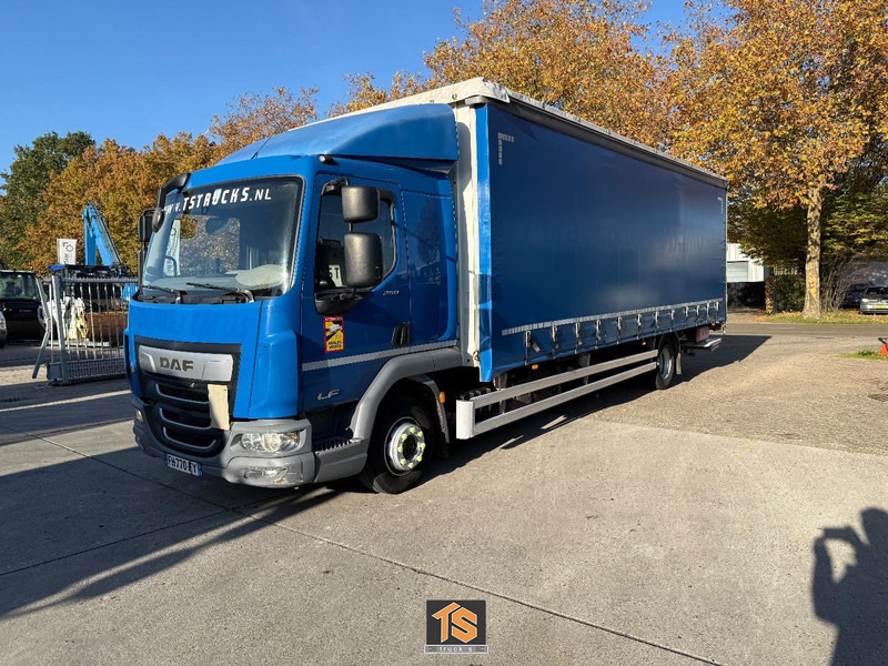 DAF LF 12T 260 AUTOMATIC - LADEBORDWAND - TOP TRUCK - Ponyvás teherautó: 1 kép. DAF LF 12T 260 AUTOMATIC - LADEBORDWAND - TOP TRUCK - Ponyvás teherautó: 1 kép.