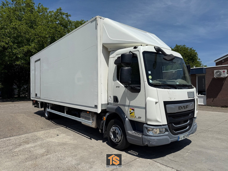 DAF LF 210 12 - TON - LADEBORDWAND - TOP TRUCK - Dobozos felépítményű teherautó: 3 kép. DAF LF 210 12 - TON - LADEBORDWAND - TOP TRUCK - Dobozos felépítményű teherautó: 3 kép.