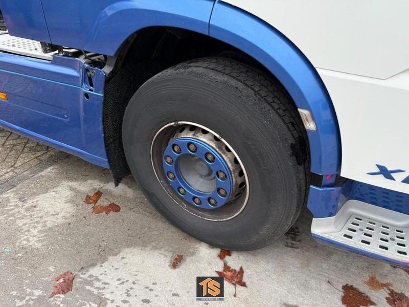 DAF XF 460 FT 2 TANKS - KLIMA - NL TOP TRUCK - Nyergesvontató: 3 kép. DAF XF 460 FT 2 TANKS - KLIMA - NL TOP TRUCK - Nyergesvontató: 3 kép.