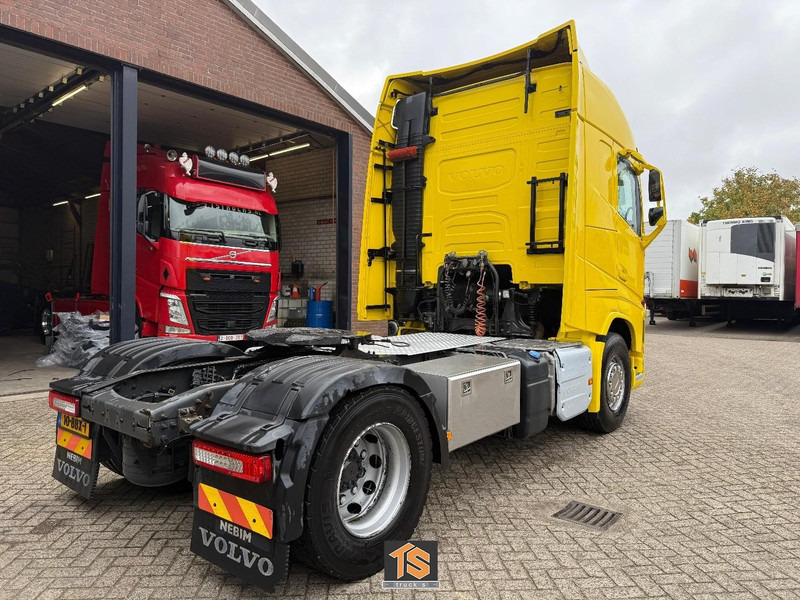 Volvo FH 460 - AUTOMATIC - EURO 6 - APK/TUV 07/2026 - NL TRUCK - TOP!! - Nyergesvontató: 2 kép. Volvo FH 460 - AUTOMATIC - EURO 6 - APK/TUV 07/2026 - NL TRUCK - TOP!! - Nyergesvontató: 2 kép.