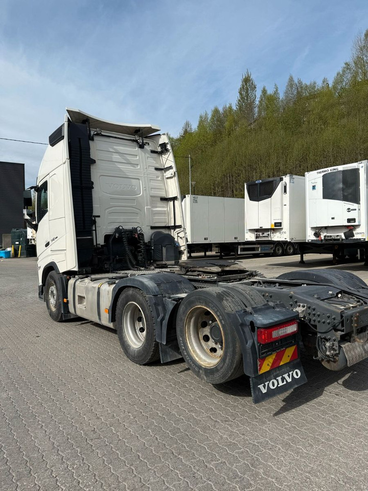 Volvo FH540 6x2 / Double boogie - Nyergesvontató: 5 kép. Volvo FH540 6x2 / Double boogie - Nyergesvontató: 5 kép.
