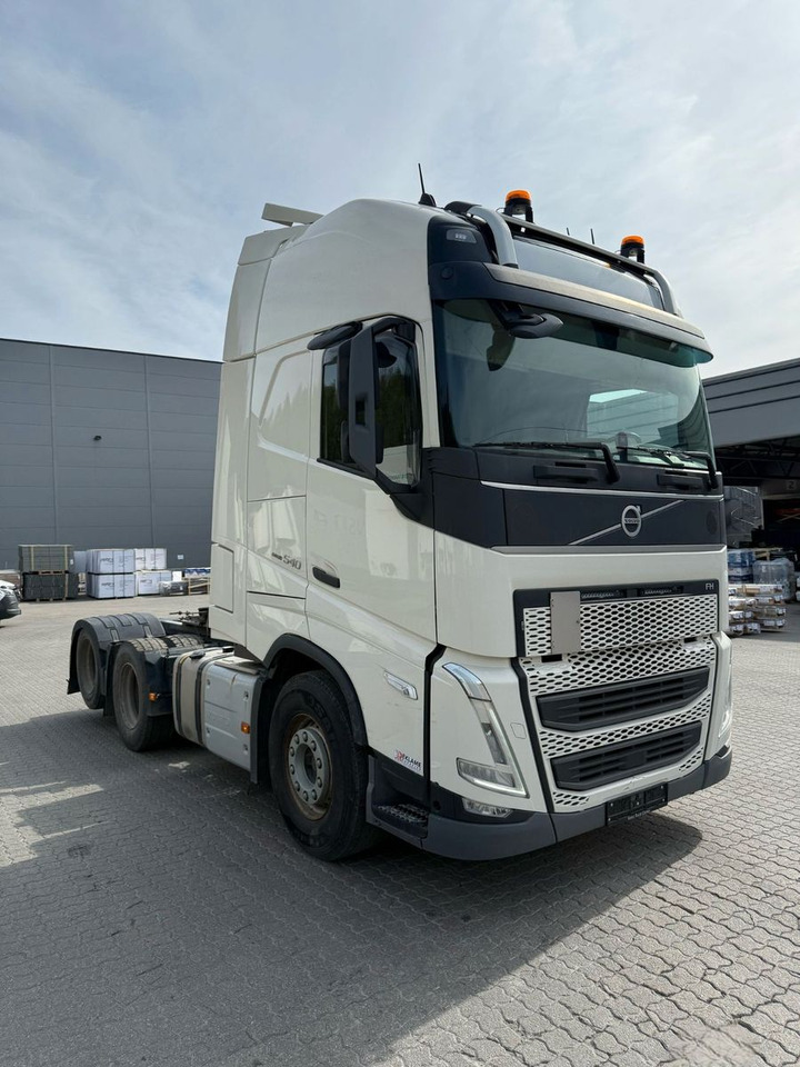 Volvo FH540 6x2 / Double boogie - Nyergesvontató: 1 kép. Volvo FH540 6x2 / Double boogie - Nyergesvontató: 1 kép.