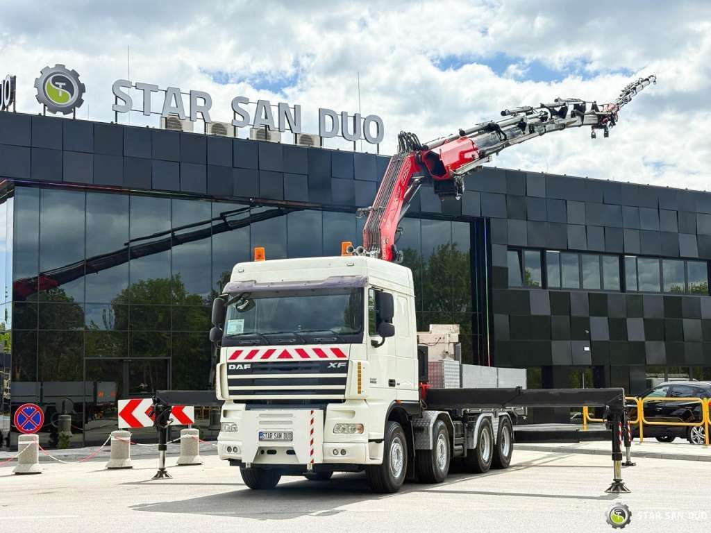 DAF XF 105.510 8x4 FASSI F800 XP Crane Fifth wheel - Darus autó: 1 kép. DAF XF 105.510 8x4 FASSI F800 XP Crane Fifth wheel - Darus autó: 1 kép.
