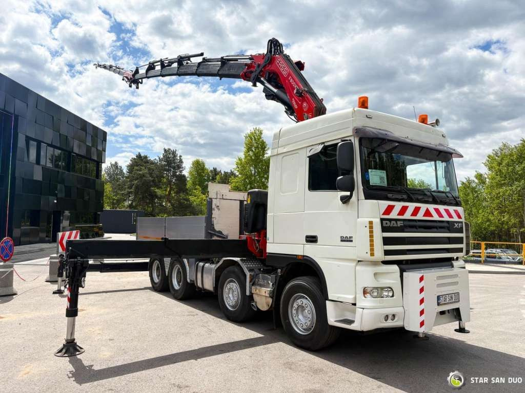 Darus autó DAF  XF 105.510 8x4 FASSI F800 XP Crane Fifth wheel: 11 kép.