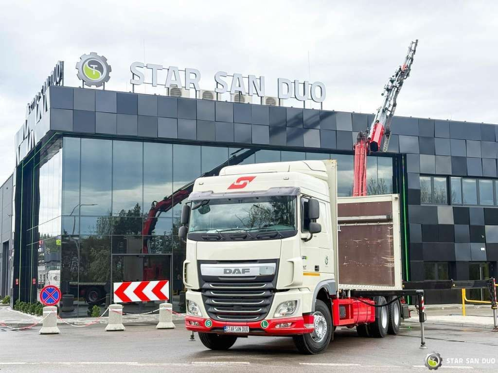 DAF XF 440 6x2 Fassi F365 FLY JIBCranePallet Grippe - Darus autó: 4 kép. DAF XF 440 6x2 Fassi F365 FLY JIBCranePallet Grippe - Darus autó: 4 kép.
