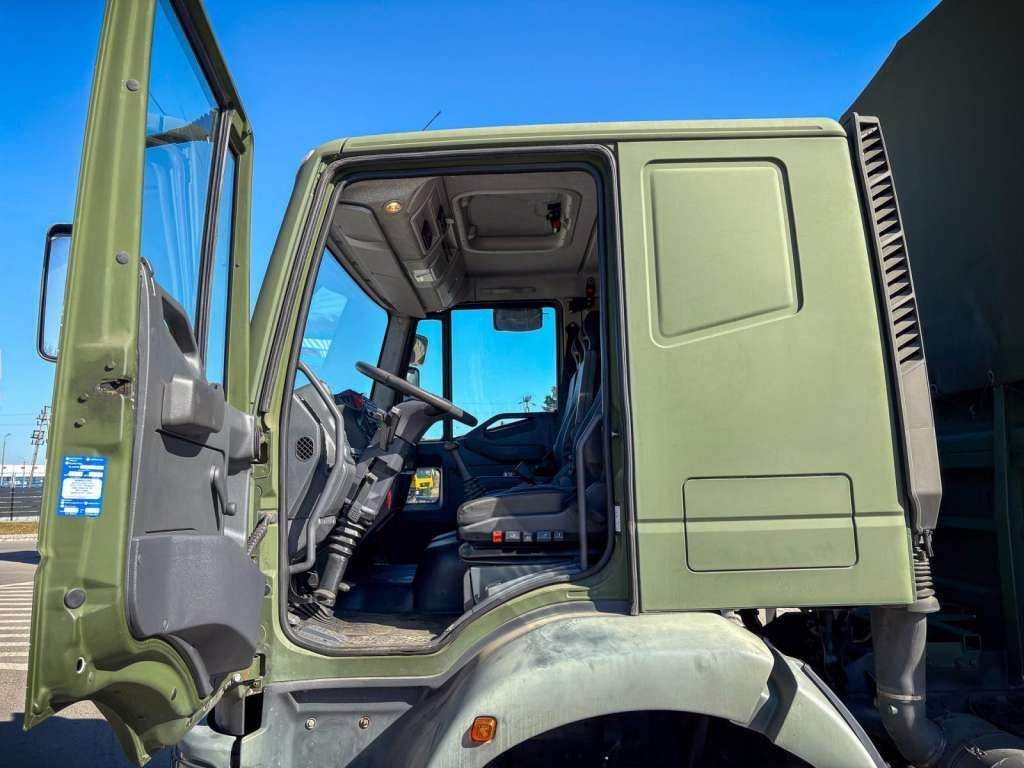 Új Ponyvás teherautó Iveco  EUROCARGO 4x4 Offroad Camper Winde: 18 kép.