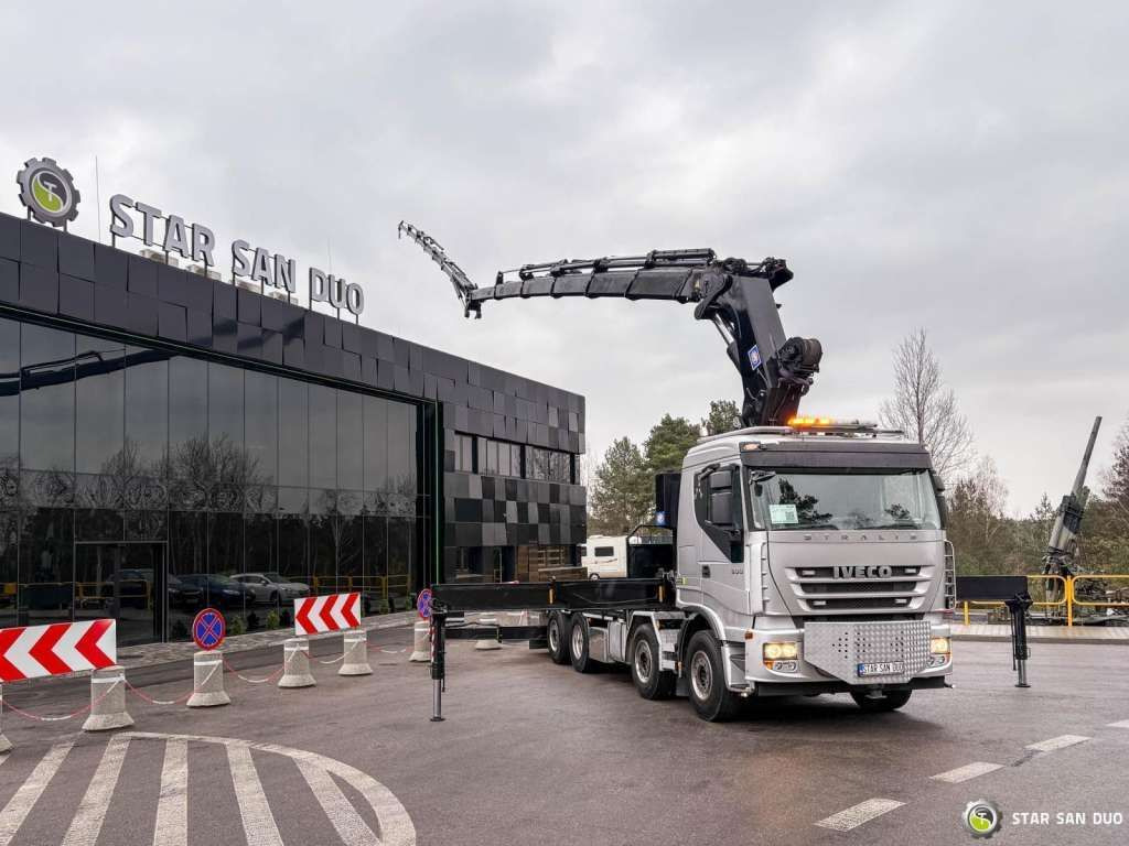 Iveco STRALIS AS320S50Y 8x2 HMF 8520-0K6 FLY JIB Winc - Darus autó: 1 kép. Iveco STRALIS AS320S50Y 8x2 HMF 8520-0K6 FLY JIB Winc - Darus autó: 1 kép.